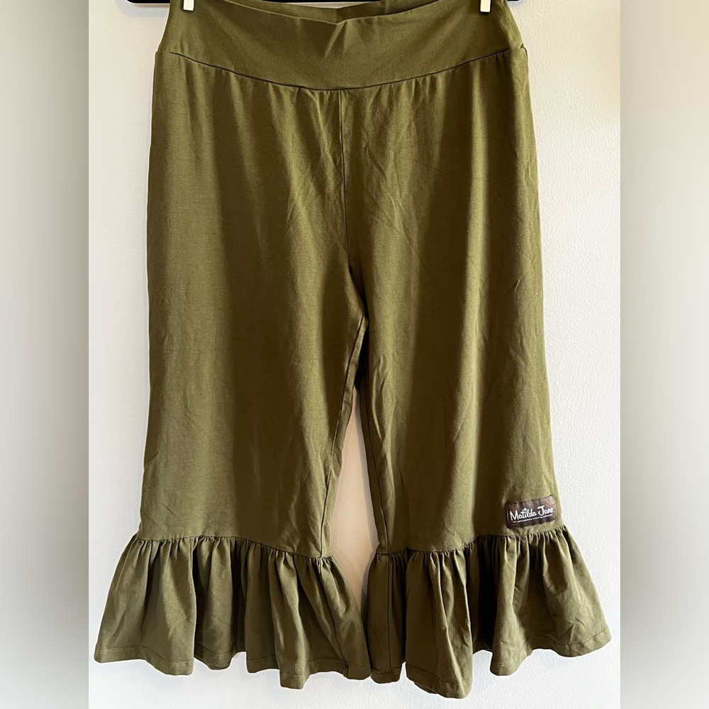 Women’s Ruffle Pants